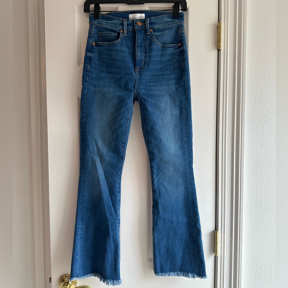 LOFT High Waisted Flare Crop Jeans Size 24 in perfect condition doesn’t fit
